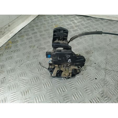 ZAMEK DRZWI LEWY PRZÓD VOLKSWAGEN PASSAT B5 1.8 T 1998 