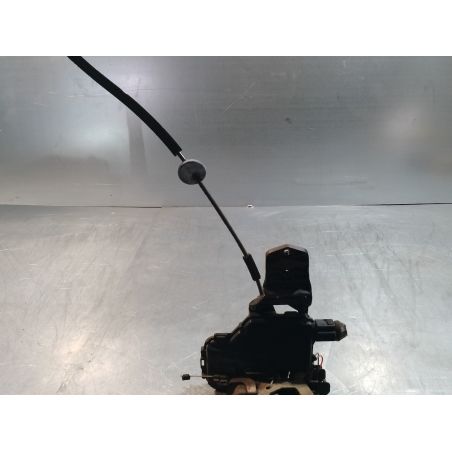 ZAMEK DRZWI PRAWY TYŁ VW PASSAT B5 1.9 TDI 1999 