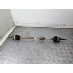 PÓŁOŚ PRAWA PRZÓD HYUNDAI I20 I 1.4 16V2010                                            