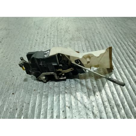 ZAMEK DRZWI PRAWY PRZÓD MERCEDES-BENZ W210 2.9 1996 2027204439 