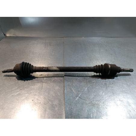 PÓŁOŚ PRAWA PRZÓD PEUGEOT 207 1.4 16V 1.4 16v 2006 