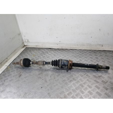 PÓŁOŚ PRAWA PRZÓD TOYOTA AVENSIS II T25 2.0 D4D 2007 