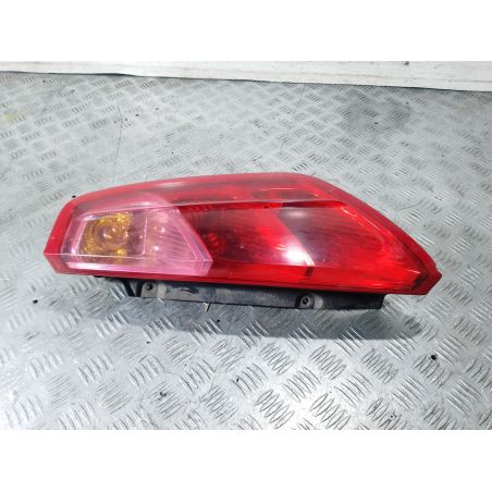 LAMPA TYLNA PRAWA FIAT GRANDE PUNTO 1.4 B 2006 