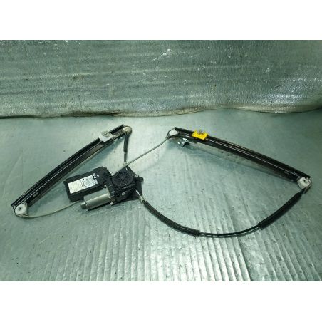 PODNOŚNIK SZYBY PRAWY PRZÓD AUDI A4 B6 2.0 B 2002 