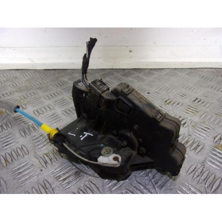 ZAMEK LEWY TYŁ BMW E46 2000 