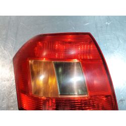 LAMPA TYLNA PRAWA TOYOTA COROLLA E12 1.6 VVTI2002E110459                                            