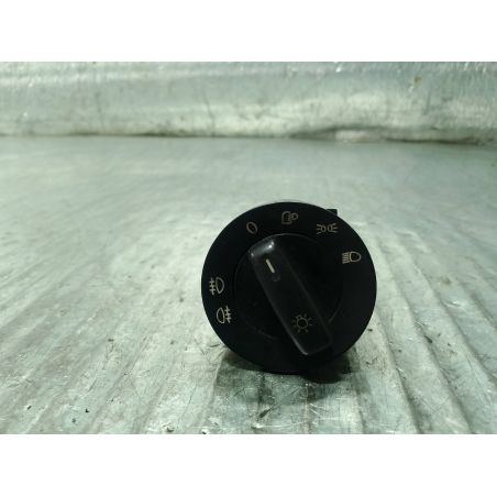 WŁĄCZNIK ŚWIATEŁ VW PASSAT B6 2.0 TDI 2006 