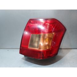 LAMPA TYLNA LEWA TOYOTA COROLLA E12 1.6 VVTI2002E110459                                            