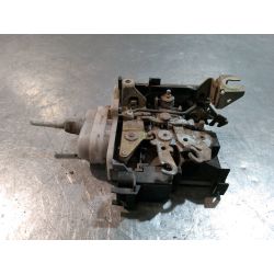 ZAMEK DRZWI PRAWY PRZÓD AUDI A4 B5 1.8 TURBO19988D1837016F                                            