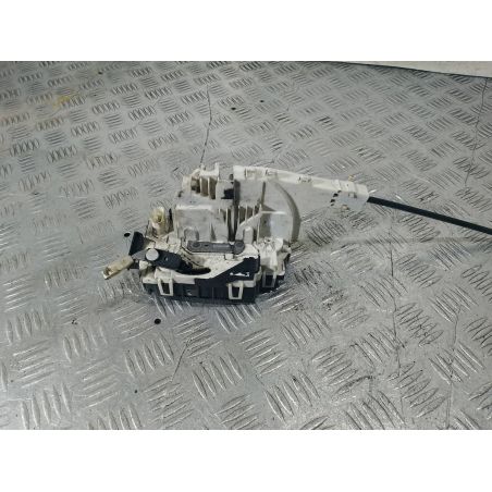 ZAMEK DRZWI PRAWY PRZÓD MERCEDES-BENZ SPRINTER W906 2.2 CDI 2010 9067201835 