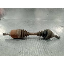 PÓŁOŚ LEWA PRZÓD OPEL ZAFIRA B 1.9 CDTI2005                                            