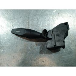 PRZEŁĄCZNIK KIERUNKOWSKAZÓW FORD FIESTA MK6 1.32004                                            