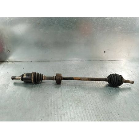 PÓŁOŚ PRAWA PRZÓD TOYOTA YARIS I LIFT 1.0 VVTI 2004 