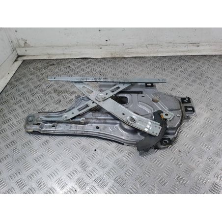 PODNOŚNIK SZYBY PRAWY PRZÓD Z STELAŻEM HYUNDAI TUCSON 2.4 2003 82480-26050 