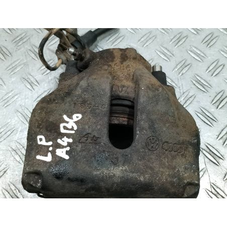 ZACISK HAMULCOWY LEWY PRZÓD AUDI A4 B6 2.0 B 2001 