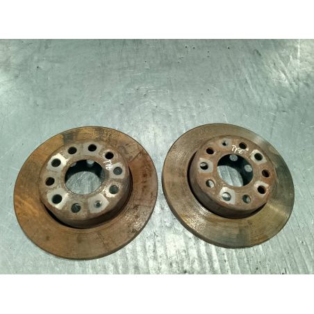 TARCZE HAMULCOWE TYŁ VW GOLF V 1.9 TDI 2008 