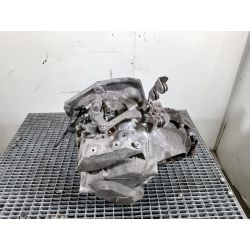 SKRZYNIA BIEGÓW MANUALNA OPEL SIGNUM 1.9 CDTI2006F40                                            