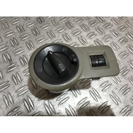 WŁĄCZNIK ŚWIATEŁ SKODA OCTAVIA I 2000 1U1941565 