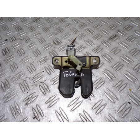 ZAMEK KLAPY SEAT TOLEDO II II  2 1.9 TDI 2000 8D5827505D 