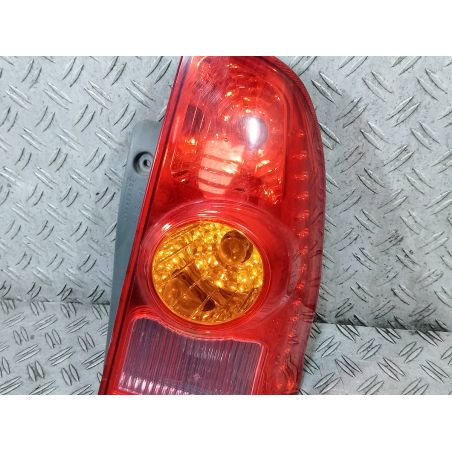 LAMPA TYLNA PRAWA MITSUBISHI SPACE STAR I ( 98-04 ) 1.6 16V 2004 MR913174 