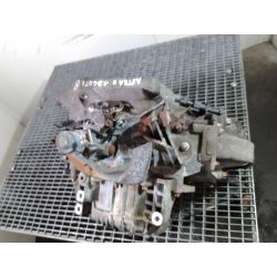 SKRZYNIA BIEGÓW MANUALNA OPEL ASTRA H 1.9 CDTI200355192042  M32                                            