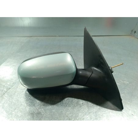 LUSTERKO PRAWE OPEL CORSA C 1.0 B 2004 E11015724   VM-200RH  VM-200EHR 