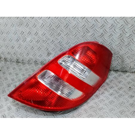 LAMPA TYLNA PRAWA MERCEDES-BENZ KLASA A W169 2.0 CDI 2005 