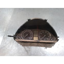 LICZNIK MERCEDES-BENZ W203 1.82004A2035404348   110.080.327/001   A2C5309240                                            