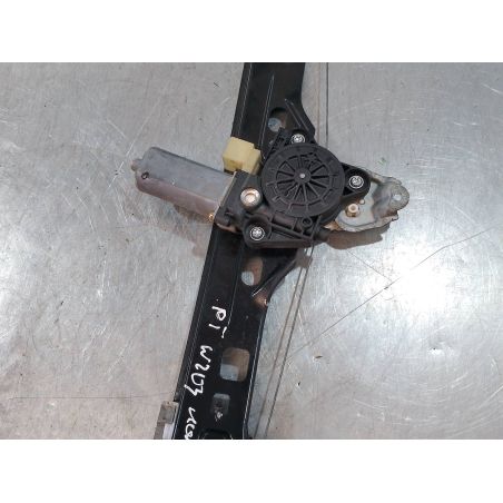 PODNOŚNIK SZYBY PRAWY TYŁ MERCEDES-BENZ W203 1.8 2004 A2038203042   104047-XXX 