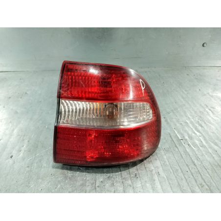 LAMPA TYLNA PRAWA VOLVO V40 ( 95-04 ) 1.9 DCI 2003 30887334  285902 