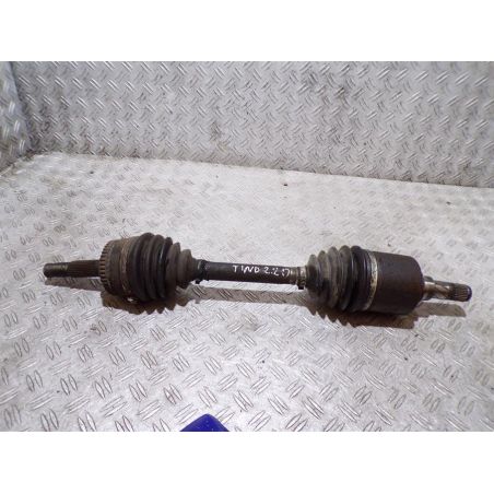 PÓŁOŚ LEWA PRZÓD NISSAN ALMERA TINO 2.2 D 2003 