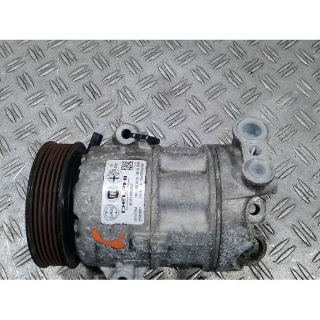 POMPA, SPRĘŻARKA KLIMATYZACJI FIAT 500L 1.3 D MTJ 2013 01141154  05115120633.C  52003007 