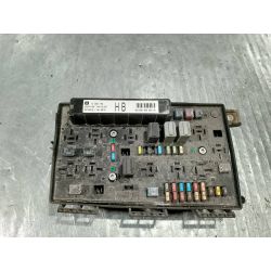 SKRZYNKA BEZPIECZNIKÓW OPEL ZAFIRA B 1.9 CDTI200613206754HB  5DK0089668-38                                            