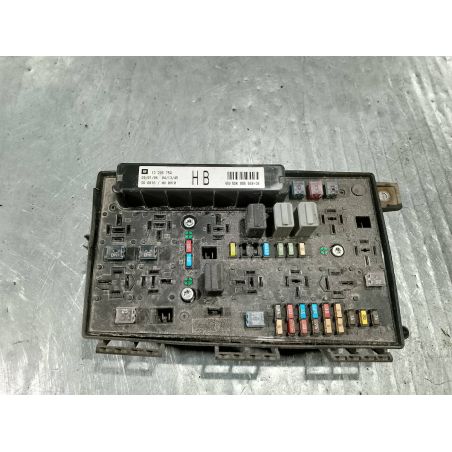 SKRZYNKA BEZPIECZNIKÓW OPEL ZAFIRA B 1.9 CDTI 2006 13206754HB  5DK0089668-38 