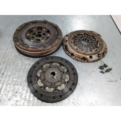 KOŁO DWUMASOWE KOMPLETNE OPEL ASTRA H 2.0 TURBO2004                                            