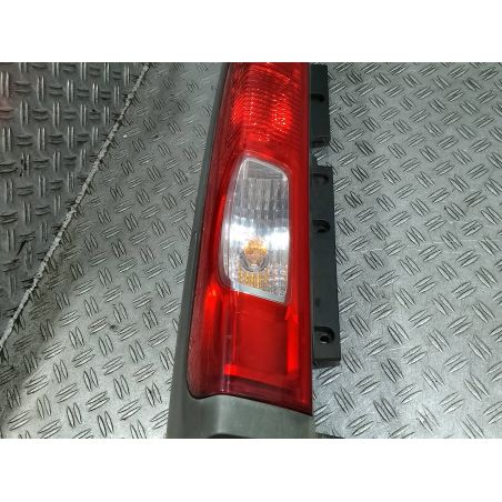 LAMPA TYLNA LEWA OPEL VIVARO I 1.9 DCI 2004 93857722   
