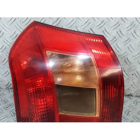 LAMPA TYLNA LEWA TOYOTA COROLLA E12 1.4 VVT-I 2001 02-51 