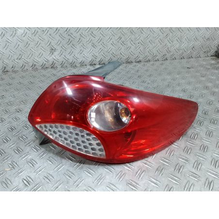 LAMPA TYLNA PRAWA PEUGEOT 206 PLUS 1.4 8V 2008 11-8057 R 