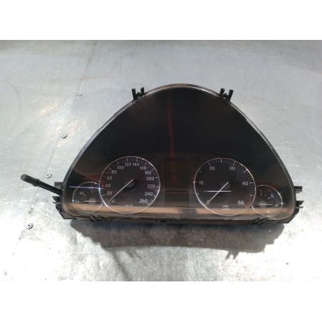 LICZNIK MERCEDES-BENZ W203 2.2 CDTI 2003 A20354095    110.080.307/004   A2C53092408 