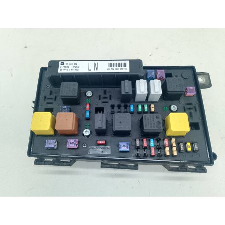 SKRZYNKA BEZPIECZNIKÓW OPEL ASTRA H 1.6 A16XER, Z16XER 116KM 1.6 16V 2010 13268304 LN 5DK008668-19 