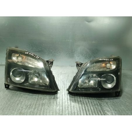 LAMPY PRZÓD KOMPLET OPEL VECTRA C 1.8 B 2003 15588700  15588800 