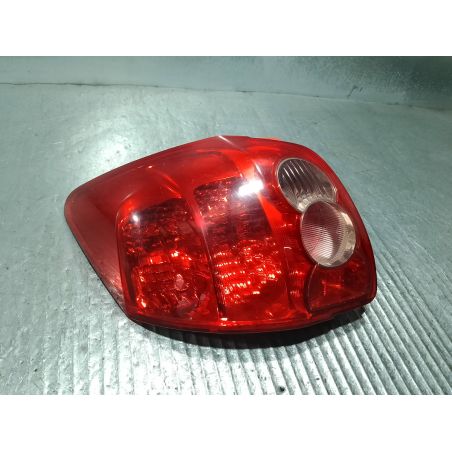 LAMPA TYLNA LEWA TOYOTA AURIS I 1.4 D4D 2008 02-114 