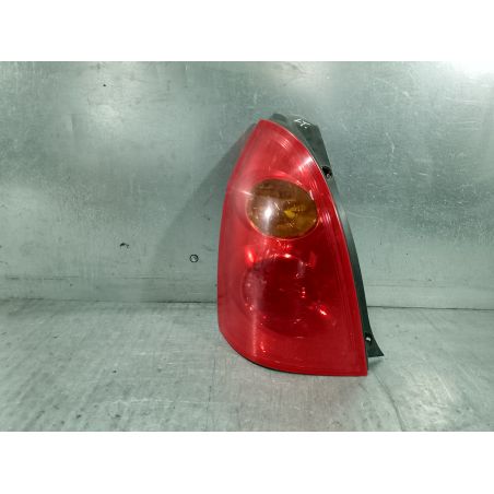 LAMPA TYLNA LEWA NISSAN PRIMERA P12 ( 03-07 ) 2.0 16V 140KM 2.0 16V 2004 