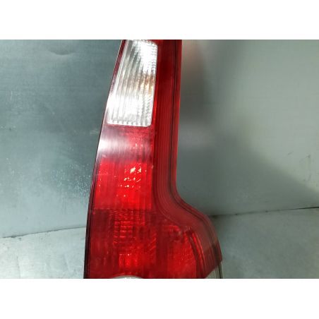 LAMPA TYLNA PRAWA VOLVO V50 2.0 HDI  2005 30698921 