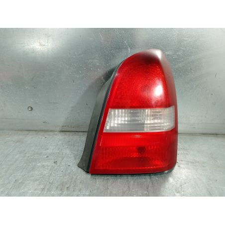 LAMPA TYLNA PRAWA NISSAN PRIMERA P12 ( 03-07 ) 2.2 DCI 2.2 DCI 2002 