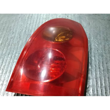 LAMPA TYLNA PRAWA NISSAN PRIMERA P12 ( 03-07 ) 1.9 DCI 2002 