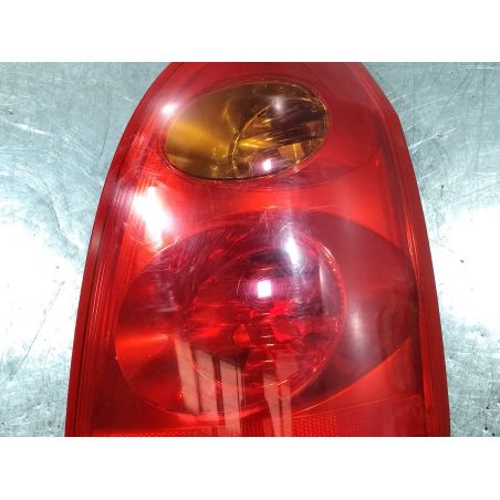 LAMPA TYLNA PRAWA NISSAN PRIMERA P12 ( 03-07 ) 1.9 DCI 2002 