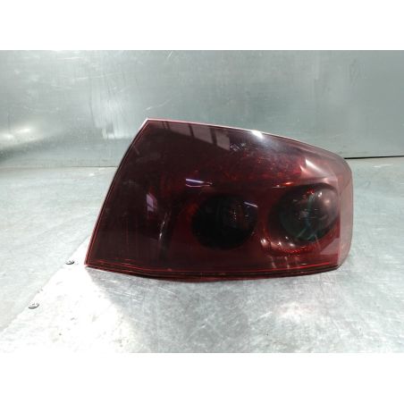 LAMPA TYLNA PRAWA PEUGEOT 407 1.6 HDI 2004 