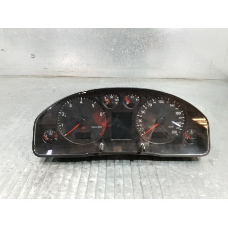 LICZNIK AUDI A4 B5 LIFT LIFT 2.4 V6 2000 8D0920932X 