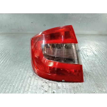 LAMPA TYLNA LEWA SKODA RAPID 1.2 MPI 75KM 1.2 MPI 75KM 2015 11-E278 